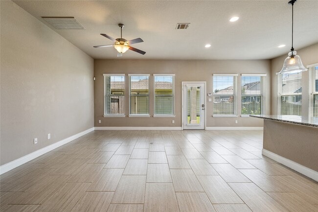 Building Photo - 16910 Canosa Dr