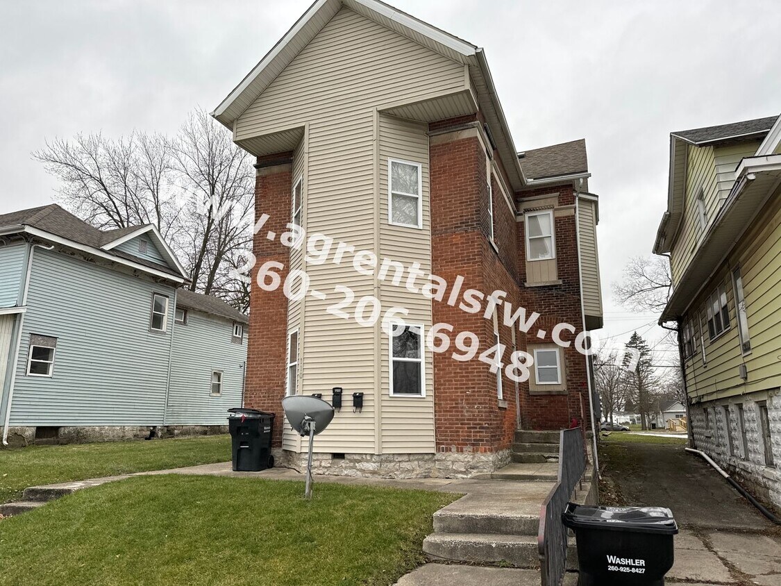 110 S Cowen St Exd Unit 2, Garrett, IN 46738 Room for Rent in