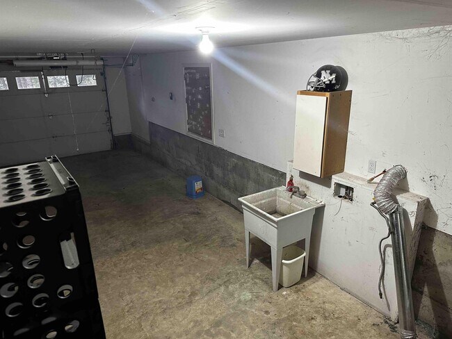 Building Photo - 5655 Washington 302Unit B
