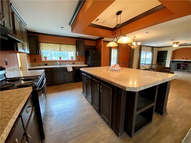 Building Photo - 4819 W Trapnell Rd