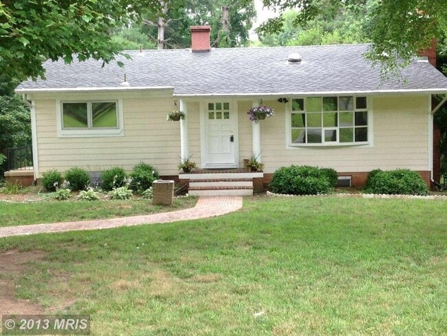 Building Photo - 731 Miller Ave
