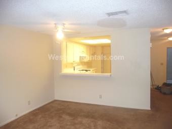 Foto principal - 21040 Parthenia St