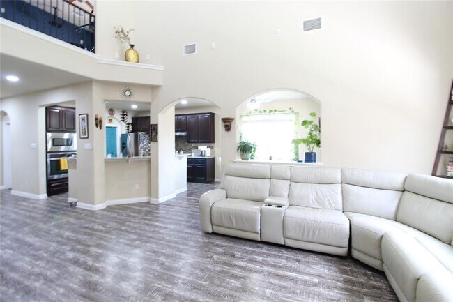 Building Photo - 4204 Oldenburg Ln