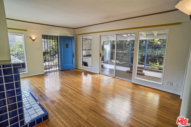 Foto del edificio - 6100 Glen Oak St