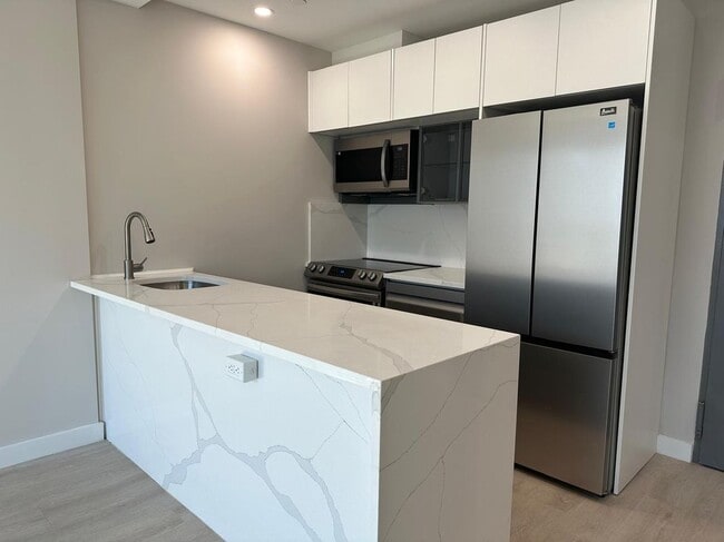 Building Photo - 13243 Metropolitan Avenue, 3E