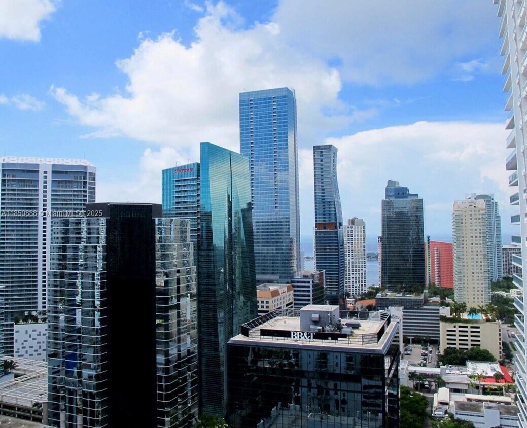 Primary Photo - 1050 Brickell Ave