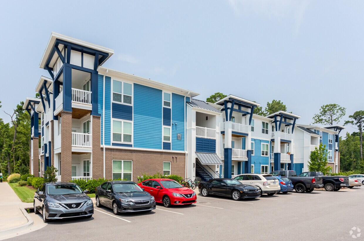 Hawthorne at Indy West Apartments 3960 Independence Blvd Wilmington, NC