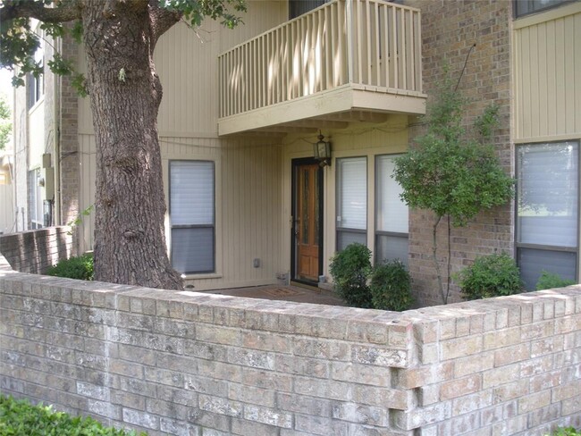 Building Photo - 2910 Oak Shadow Cir