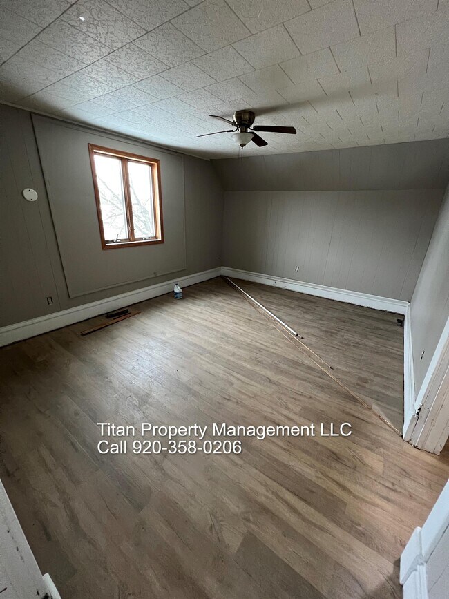 400 Main St, Fairwater, WI 53931 House Rental in Fairwater, WI