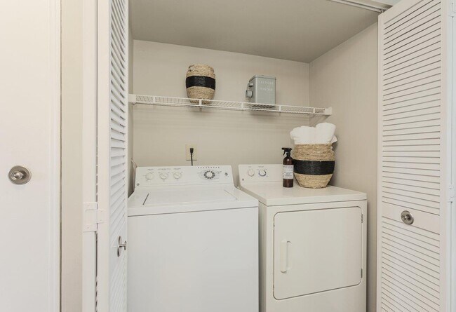 Foto del edificio - Woodbrook Apartment Homes