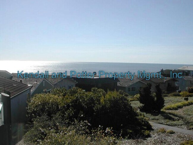 Foto del edificio - Charming 3-Bedroom Beach House with Ocean ...