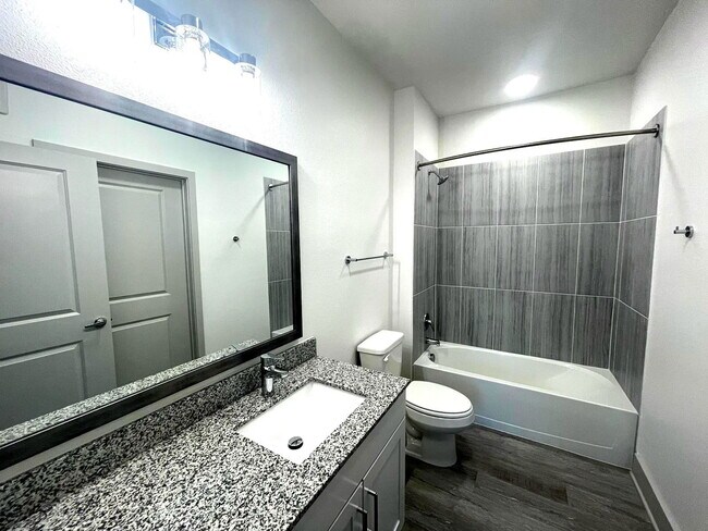 Foto del edificio - 8010 Blue Goose Rd