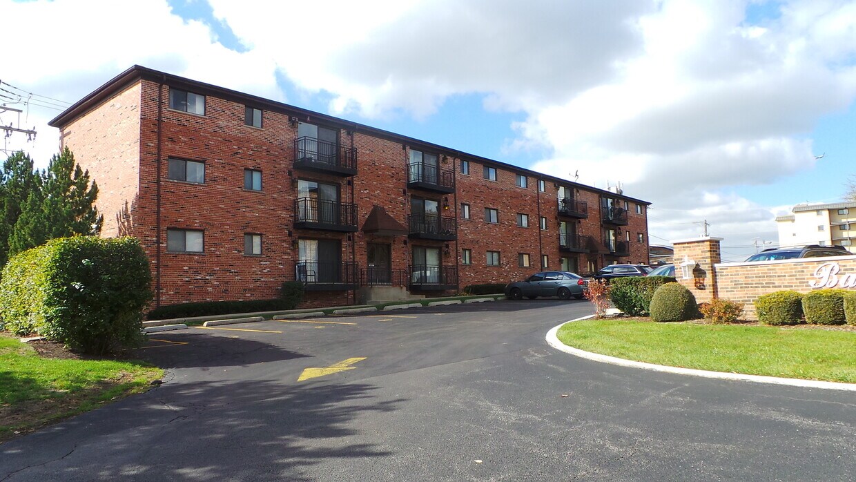 6820 W Raven St Unit 6A, Chicago, IL 60631 Condo for Rent in Chicago