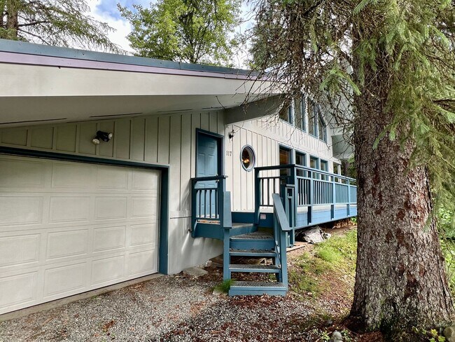 Foto del edificio - Girdwood 3 Bedroom House w/ Garage