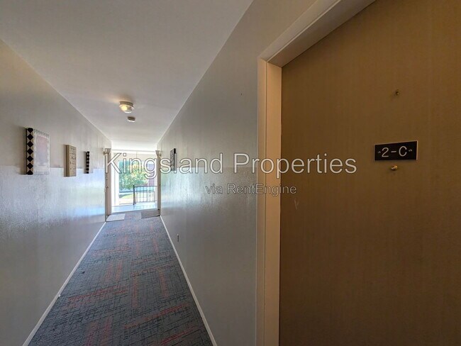 Foto del edificio - 5353 Walsh St