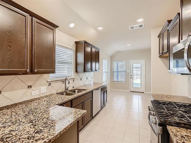 Foto del edificio - 10124 Puma Pl