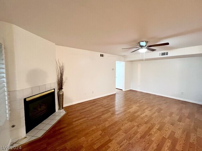 Building Photo - 8450 Alta Drive Unit 131