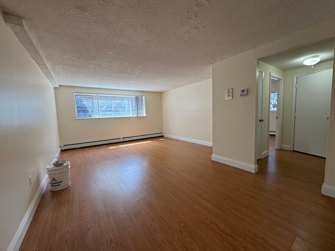 Primary Photo - 70 Gardner St