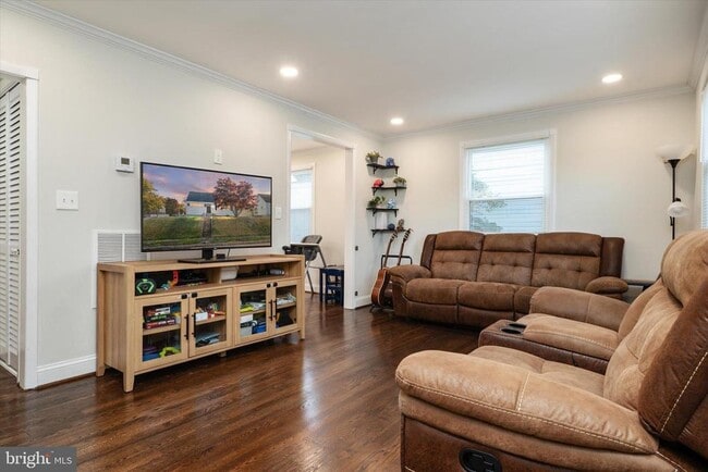 Foto del edificio - 741 Silver Creek Rd