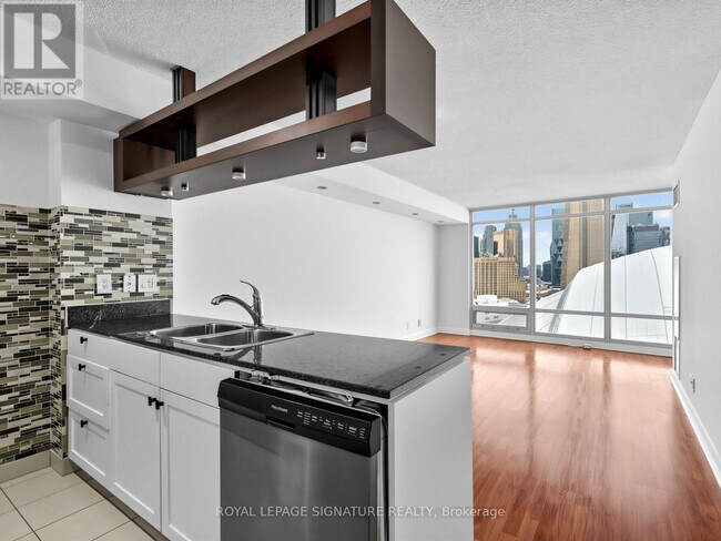 Building Photo - 81 Navy Wharf Ct