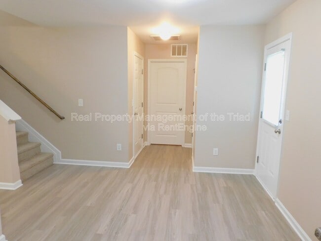 Foto del edificio - 2035 Chapel Park Ln