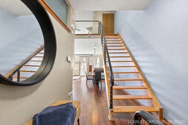 Foto del edificio - 1696 Simms St