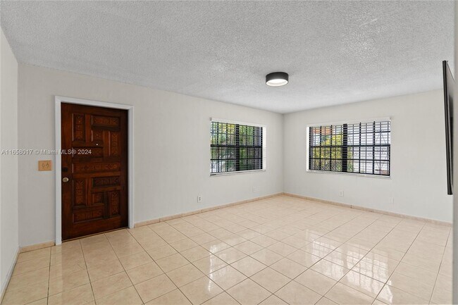 Building Photo - 270 W 15th St