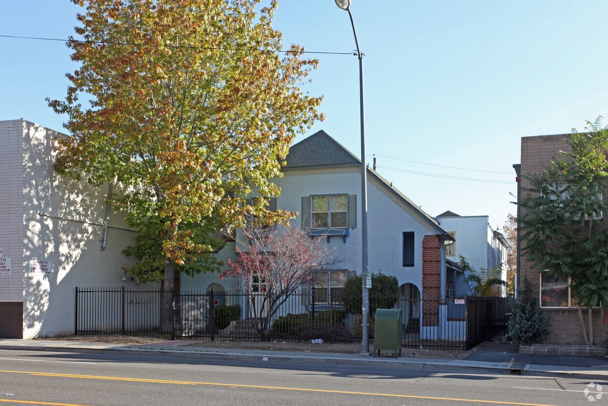 Primary Photo - University Apartments