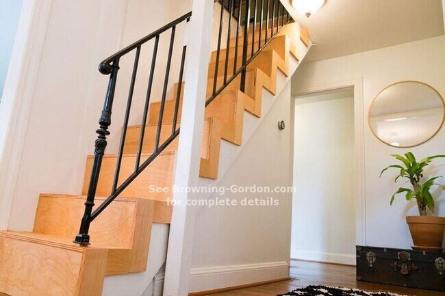 Building Photo - Amazing farmhouse located in Cane Ridge!