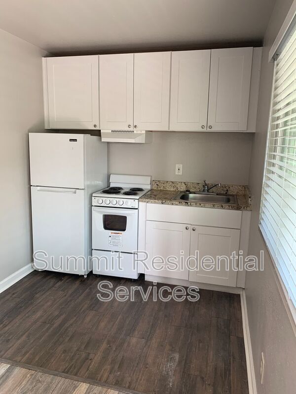 Foto principal - 8477 E Broadway Blvd