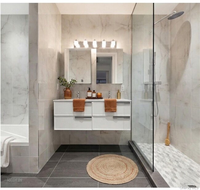 Building Photo - 128 W 26th St