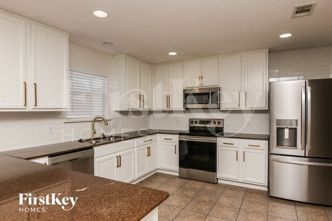 Building Photo - 8825 Quarry Ridge Trail