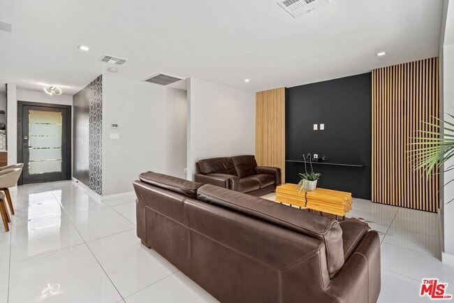 Foto del edificio - 22263 Buenaventura St