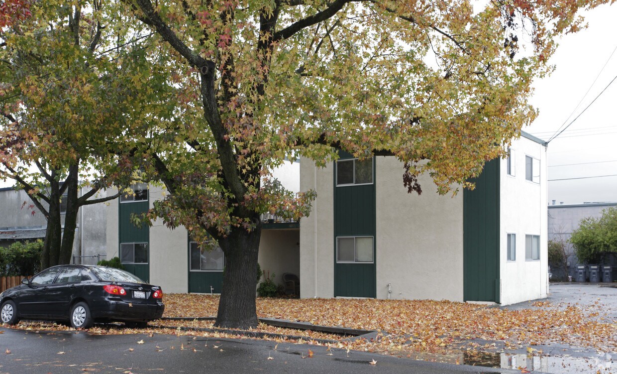 Primary Photo - 407 4th St