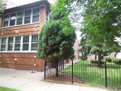 Building Photo - 4848 N Bell Ave