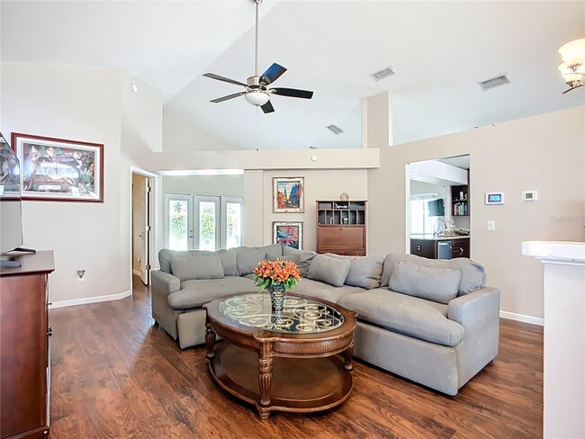 Foto del edificio - 1549 Chepacket St