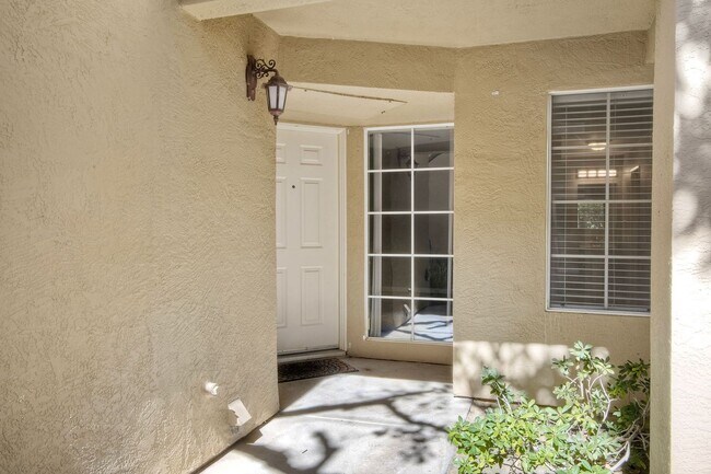 Foto del edificio - Bright One bedroom, one bath home in Mira Mesa!