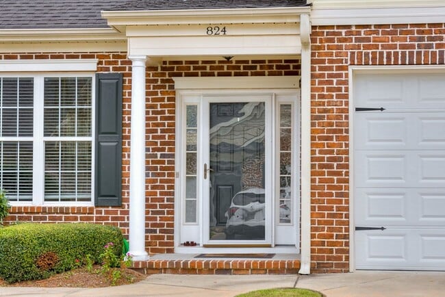 Building Photo - 824 Mayo Ln