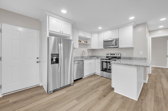 Building Photo - 8 E Preston St