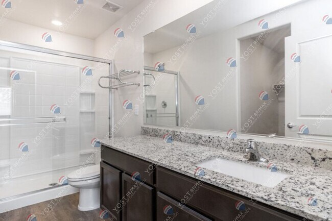 Building Photo - Inviting home in Ghost Hollow!