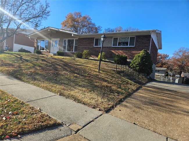 Building Photo - 4563 Tauneybrook Dr