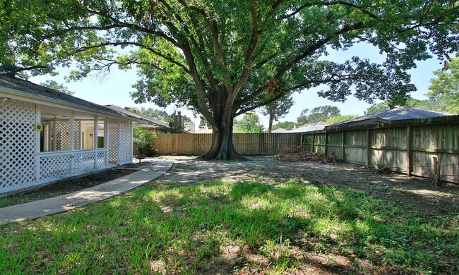 Building Photo - 21306 Park Run Drive