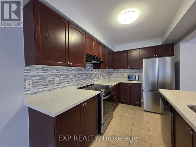 Building Photo - 11 Winisk St