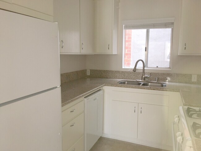 Foto del edificio - 4416 Highland Ave