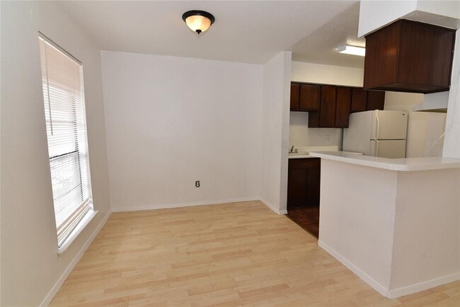 Building Photo - 6200 Ranchester Dr