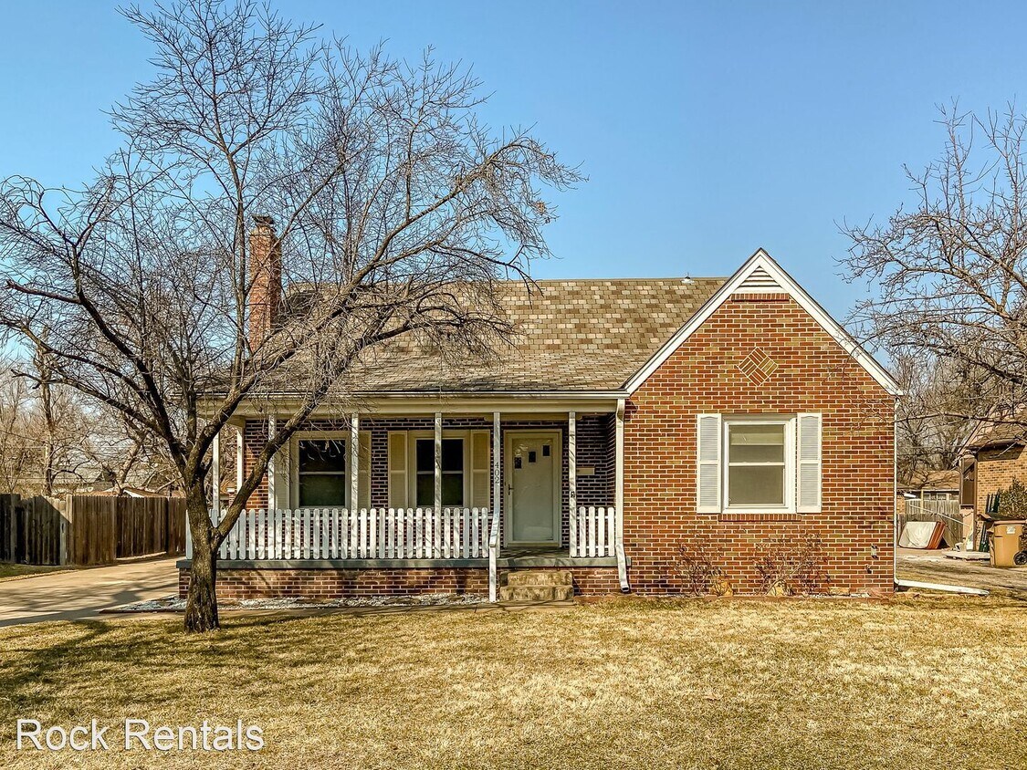 Primary Photo - 3 br, 2 bath House - 402 W 23rd
