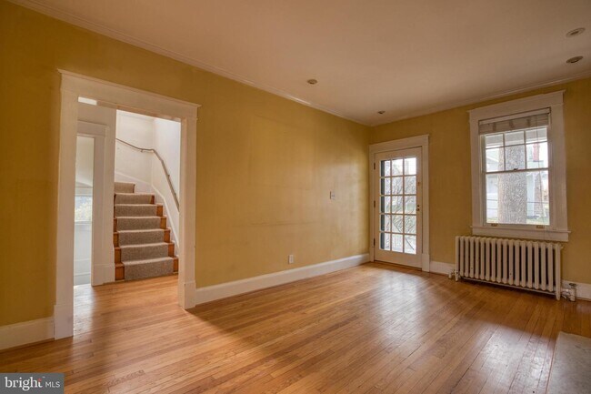 Building Photo - 2029 N Kenmore St