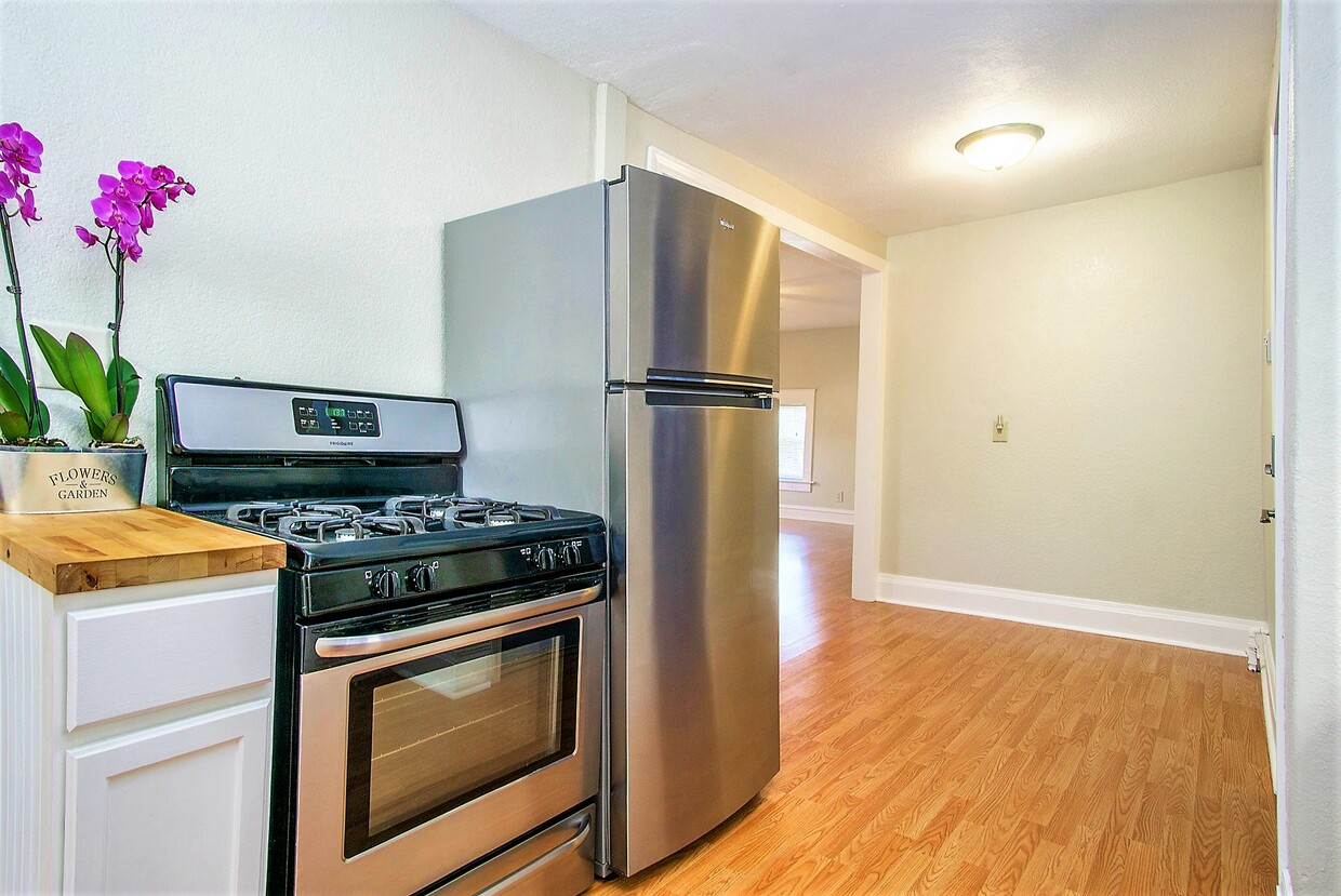 All Stainless Steel Appliances - 1209 Pine St