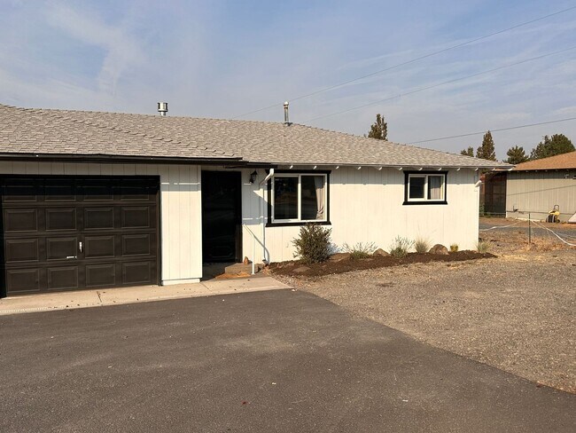 Foto del edificio - Charming Duplex in Desirable Neighborhood