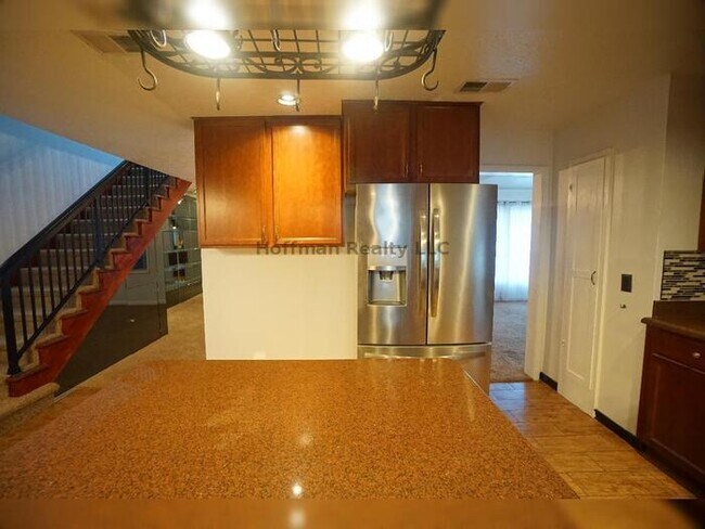 Building Photo - 4-Bedroom, 2- Bath, Pool Home in South Tampa